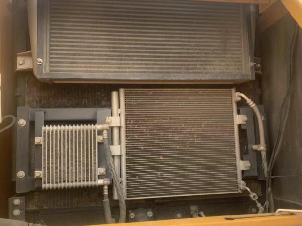 徐工XE335DK履带式挖掘机