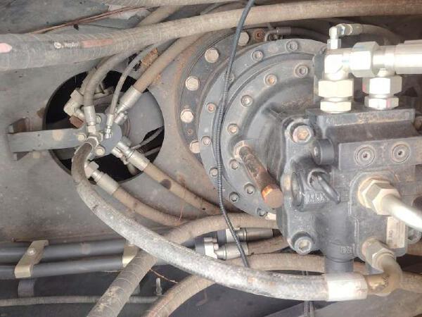 徐工XE335DK履带式挖掘机