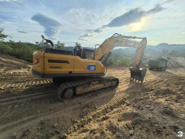 徐工XE380GK履带式挖掘机