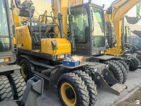 徐工XE155WGA轮式挖掘机