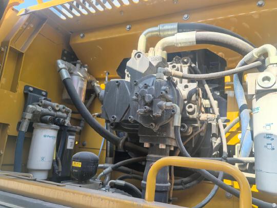 徐工XE550DK履带式挖掘机