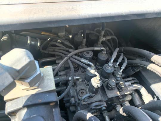 徐工XE550DK履带式挖掘机