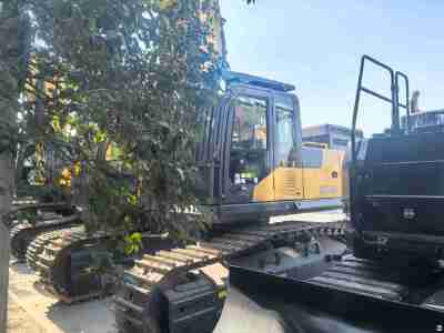 徐工XE550DK履带式挖掘机