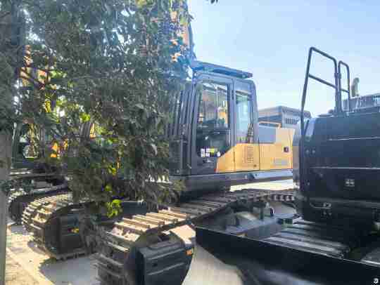 徐工XE550DK履带式挖掘机