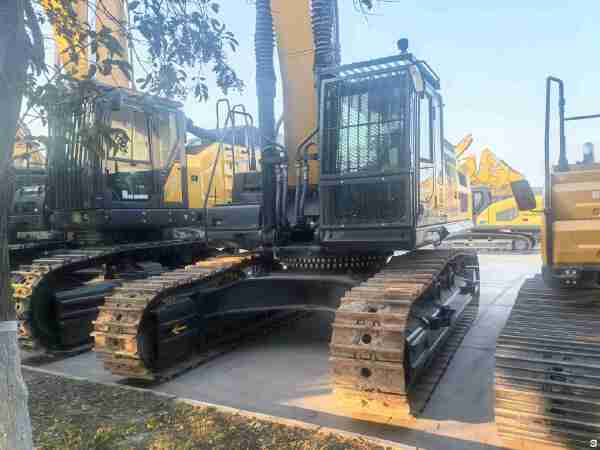 徐工XE550DK履带式挖掘机