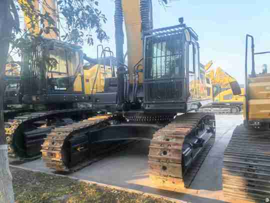 徐工XE550DK履带式挖掘机