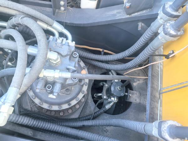 徐工XE550DK履带式挖掘机