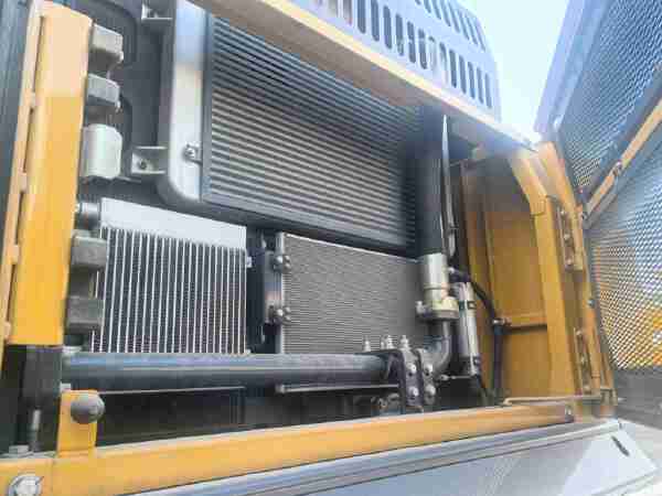 徐工XE550DK履带式挖掘机