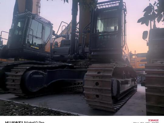 徐工XE550DK履带式挖掘机