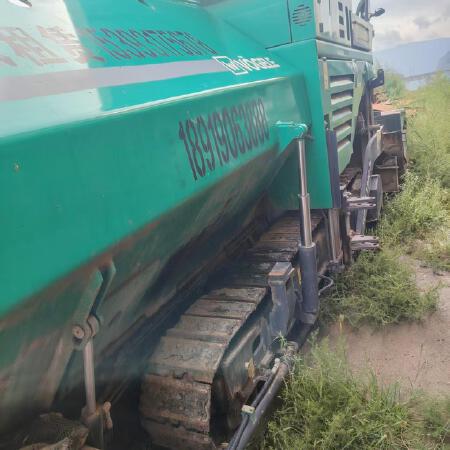 徐工RP903摊铺机