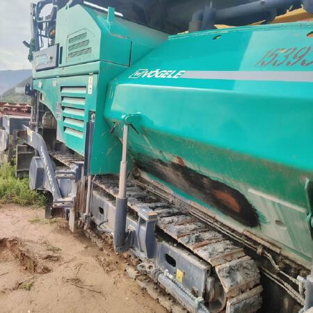 徐工RP903摊铺机