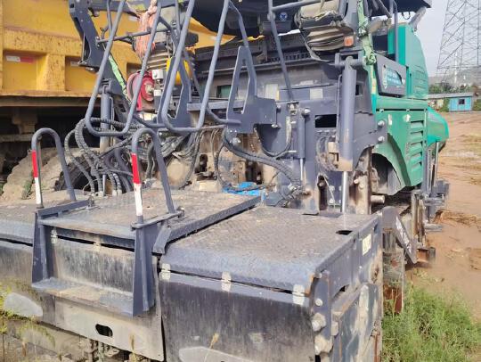 徐工RP903摊铺机