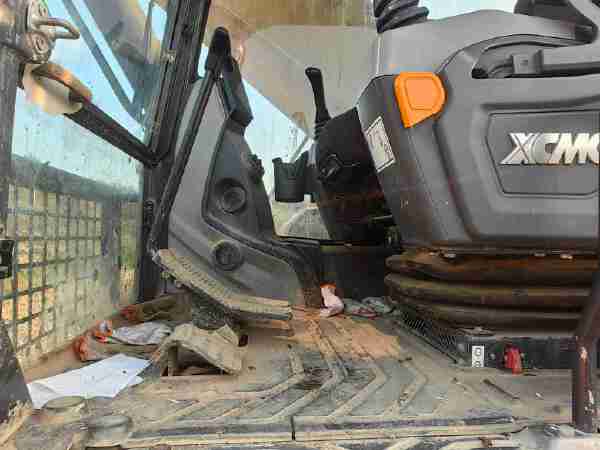 徐工XE380GK履带式挖掘机