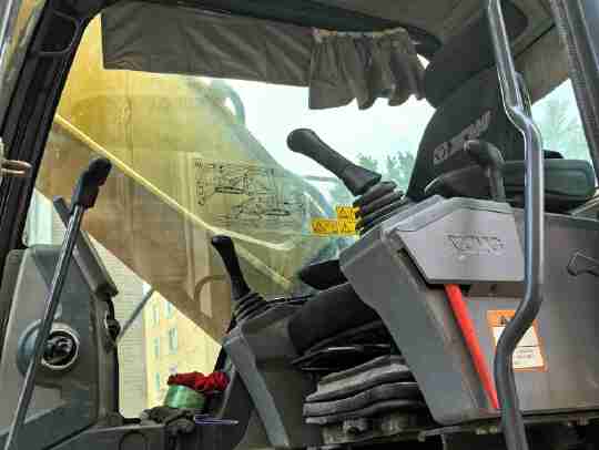 徐工XE370D履带式挖掘机