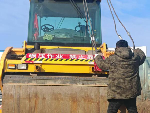 徐工XD133C雙鋼輪壓路機(jī)
