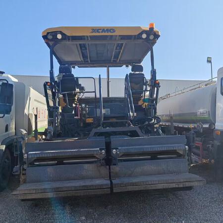 徐工RP905TIV摊铺机