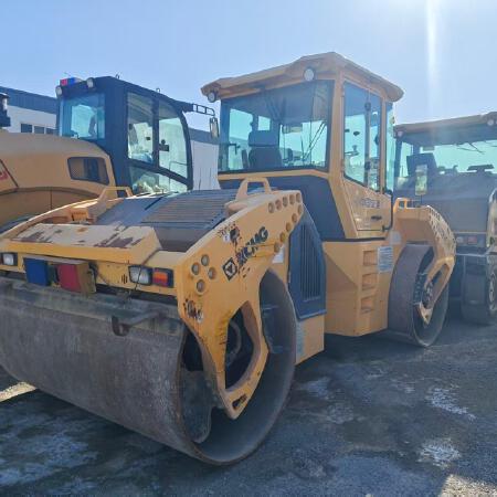 徐工XD133CIV双钢轮压路机