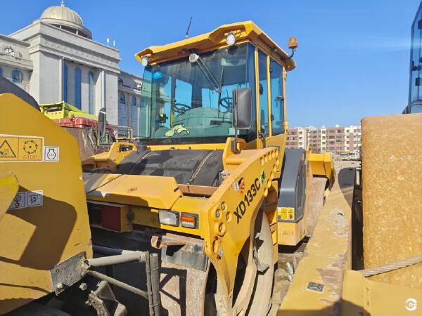 徐工XD133CIV双钢轮压路机