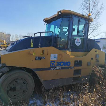 徐工XP303KS轮胎压路机(30吨胶轮)