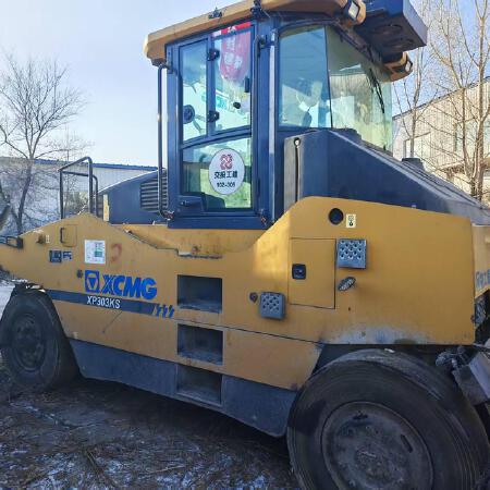 徐工XP303KS轮胎压路机(30吨胶轮)