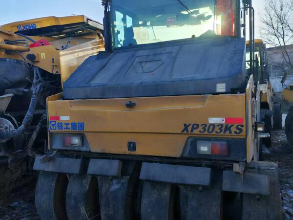 徐工XP303KS轮胎压路机(30吨胶轮)