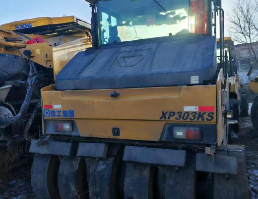 徐工XP303KS轮胎压路机(30吨胶轮)