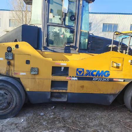 徐工XP303KS轮胎压路机(30吨胶轮)