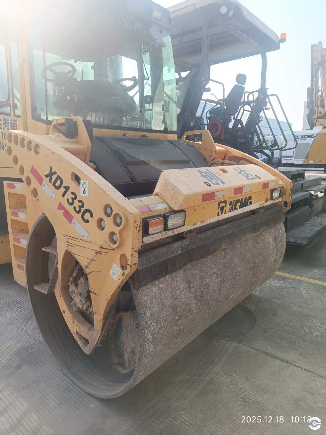 徐工XD133C双钢轮压路机