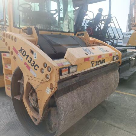 徐工XD133C双钢轮压路机
