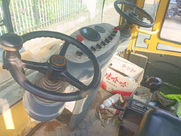 徐工XD133C雙鋼輪壓路機