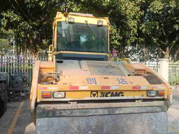 徐工XD133C雙鋼輪壓路機