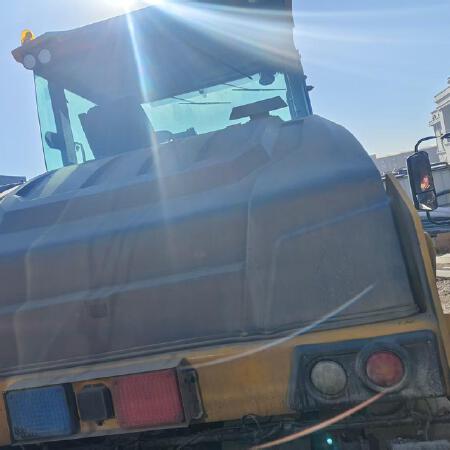 徐工XP305SIV轮胎压路机