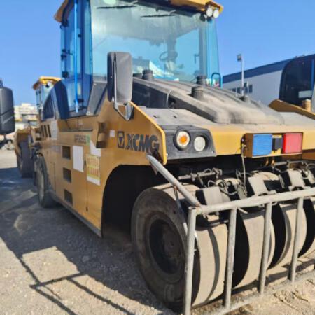 徐工XP305SIV轮胎压路机