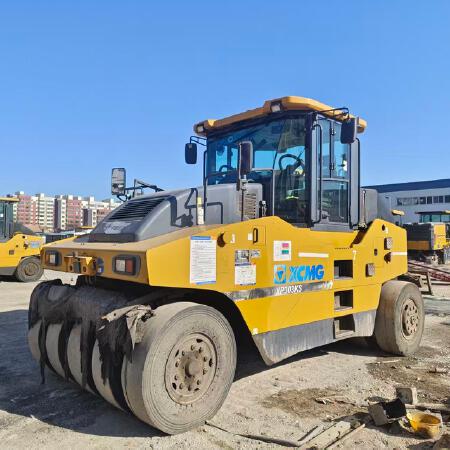 徐工XP303KS轮胎压路机(30吨胶轮)