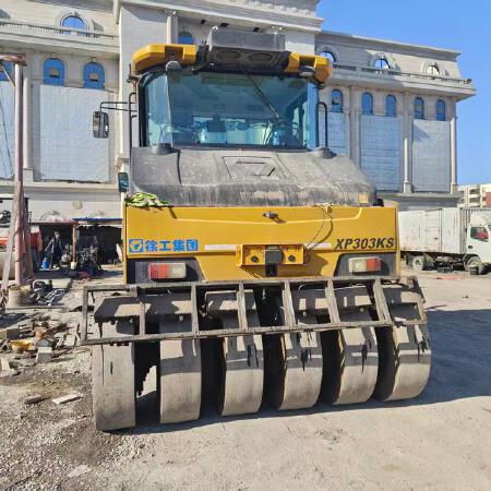 徐工XP303KS轮胎压路机(30吨胶轮)
