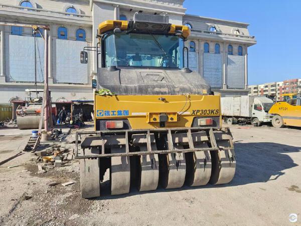 徐工XP303KS輪胎壓路機(30噸膠輪)