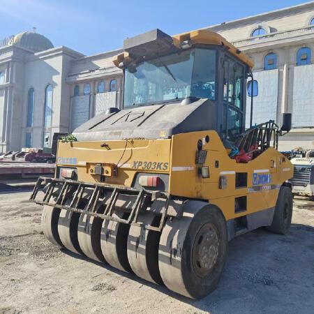 徐工XP303KS轮胎压路机(30吨胶轮)