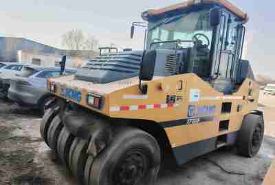 徐工XP303K輪胎壓路機(jī)(30噸膠輪)