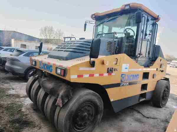 徐工XP303K輪胎壓路機(30噸膠輪)