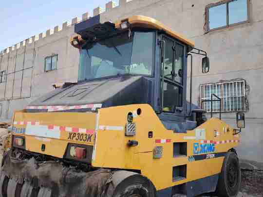 徐工XP303K轮胎压路机(30吨胶轮)