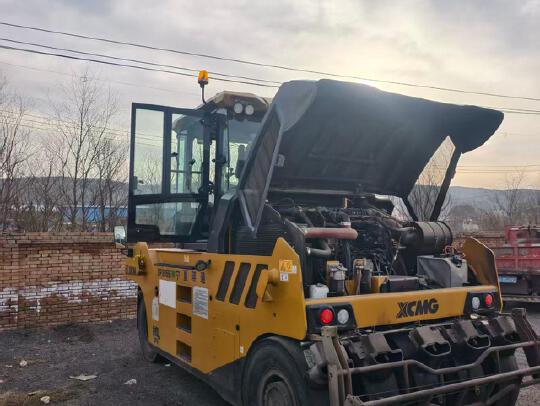 徐工XP305SIV轮胎压路机