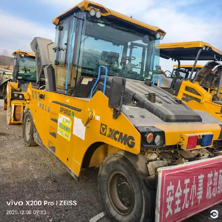 徐工XP305SIV轮胎压路机