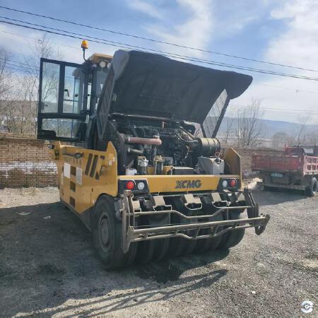 徐工XP305SIV轮胎压路机