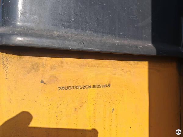 徐工XD133C雙鋼輪壓路機(jī)