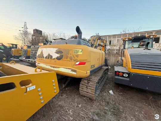 徐工XE200D履带式挖掘机