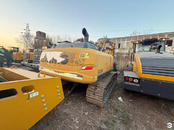 徐工XE200D履带式挖掘机