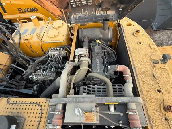 徐工XE200D履带式挖掘机