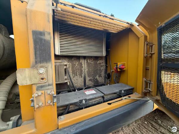 徐工XE200D履带式挖掘机