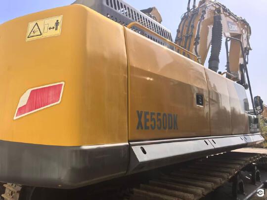 徐工XE550DK履带式挖掘机