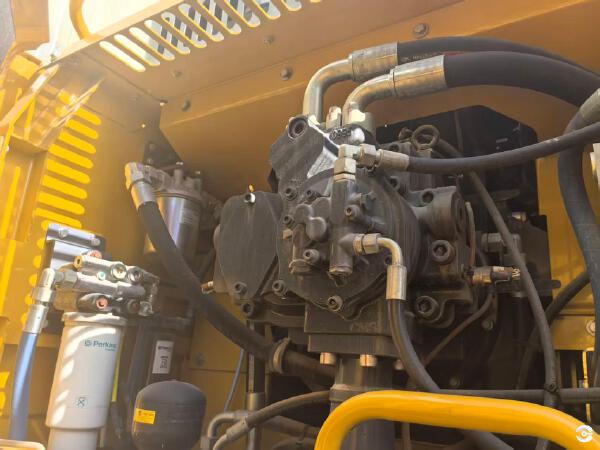 徐工XE550DK履带式挖掘机